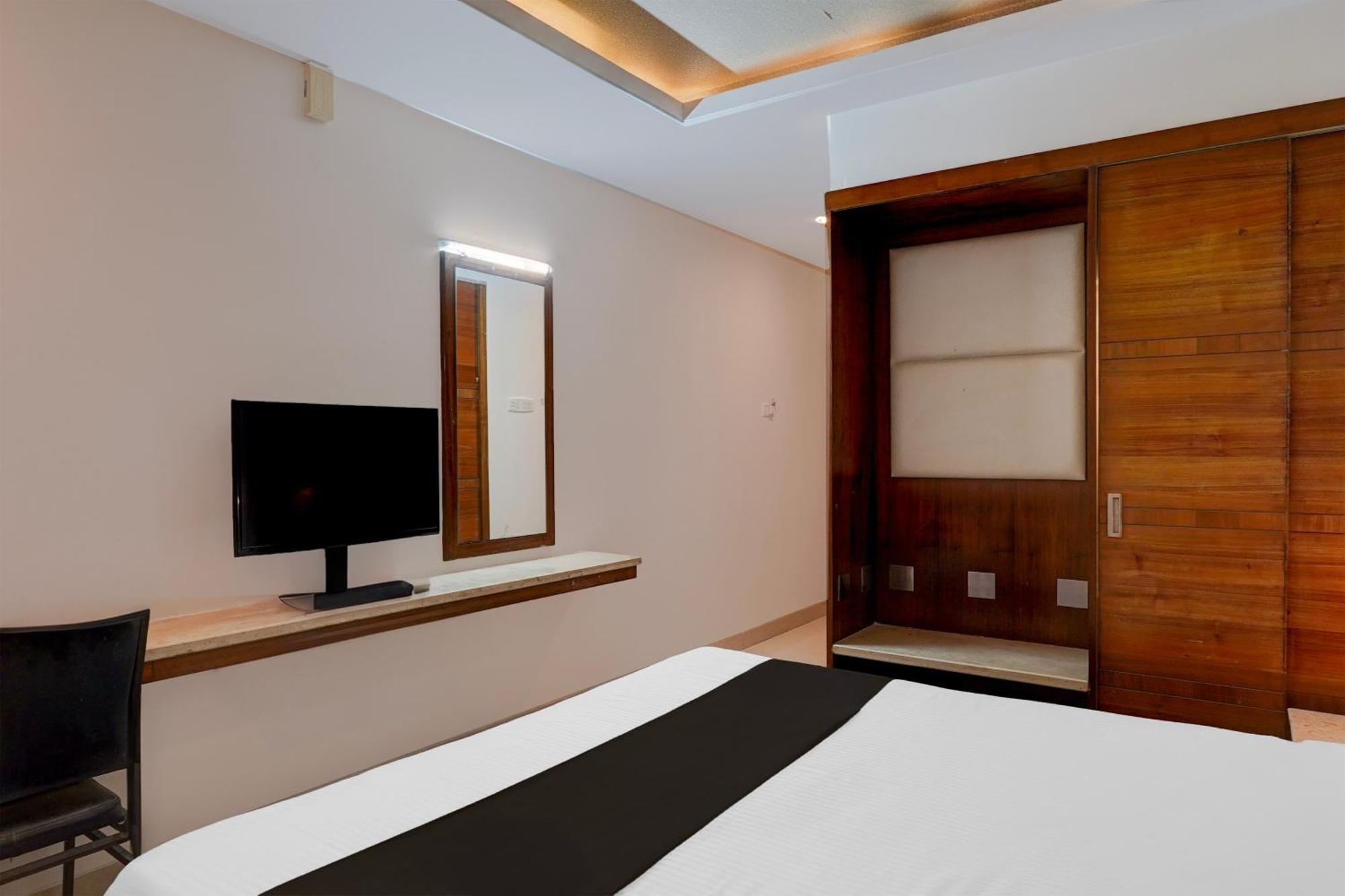 Super Townhouse Arcot Road Near Kauvery Hospital Chennai Exterior foto